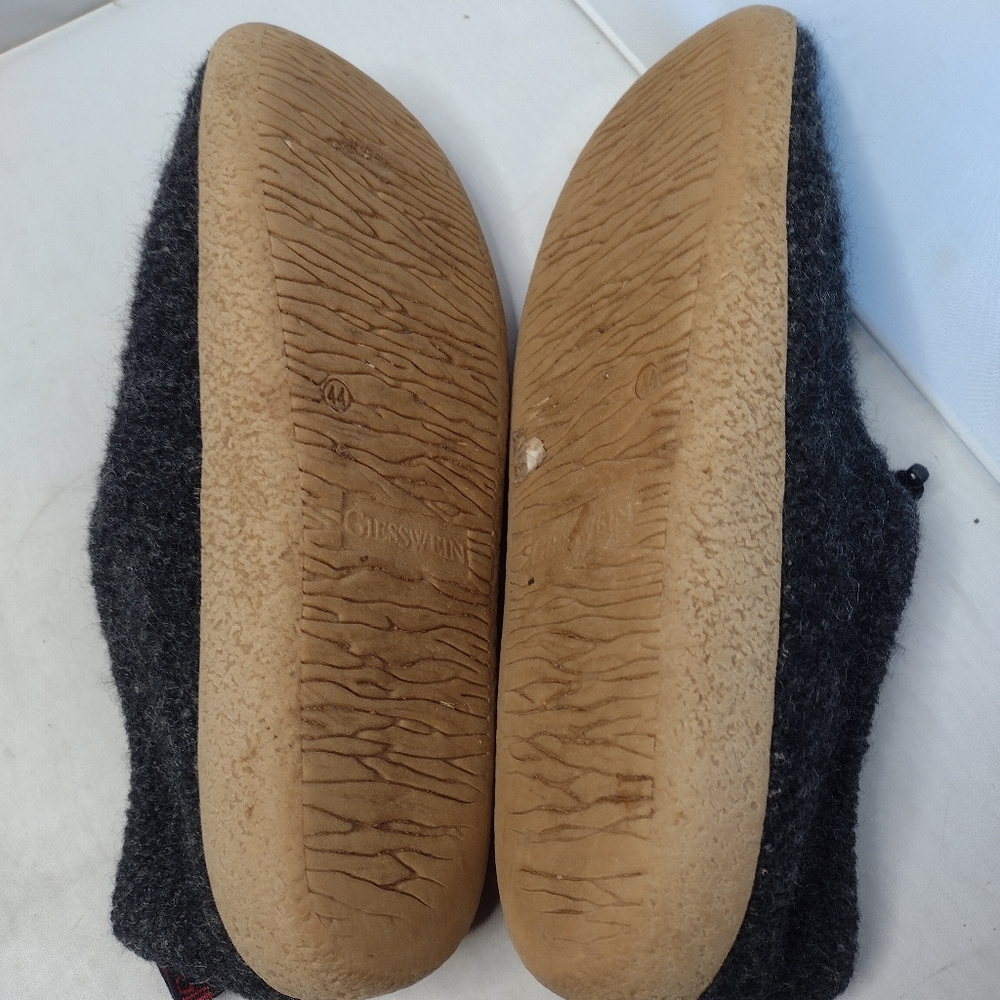 Slippers - Picture 5 of 6
